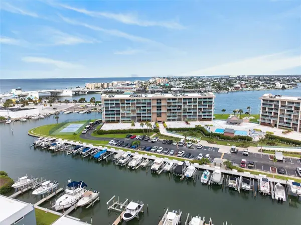 1 KEY CAPRI #704W, Treasure Island, FL 33706