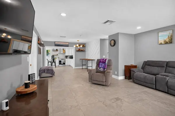1689 PENNSYLVANIA AVE NE, St Petersburg, FL 33703