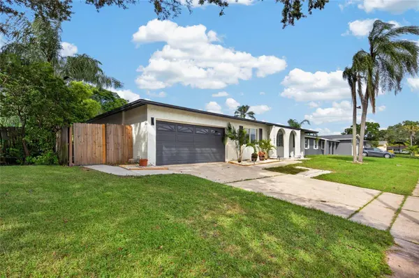 1689 PENNSYLVANIA AVE NE, St Petersburg, FL 33703