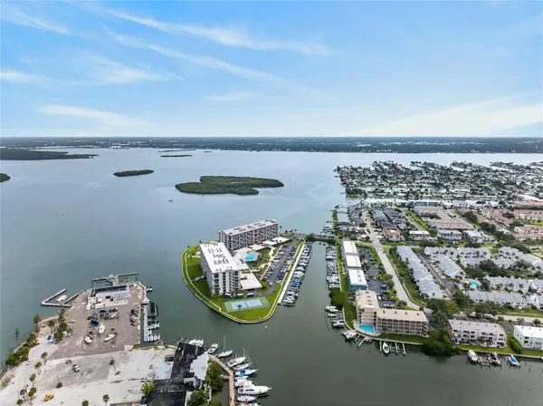 1 KEY CAPRI #704W, Treasure Island, FL 33706