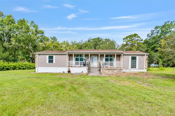 810 PLUM NEARLY LN, Lady Lake, FL 32159