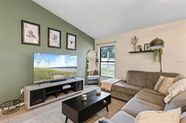 1088 N HARBOR DR, Deltona, FL 32725