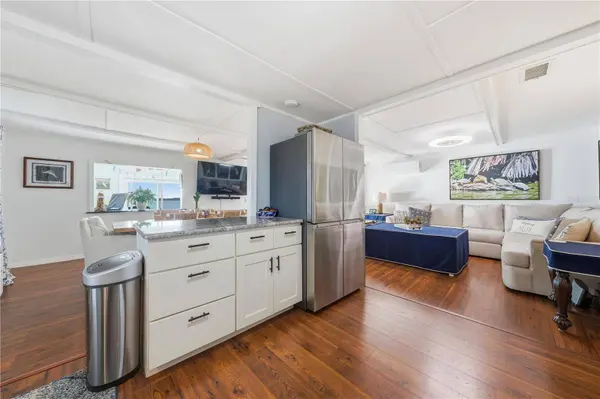 527 SINCLAIR CIR, Tavares, FL 32778