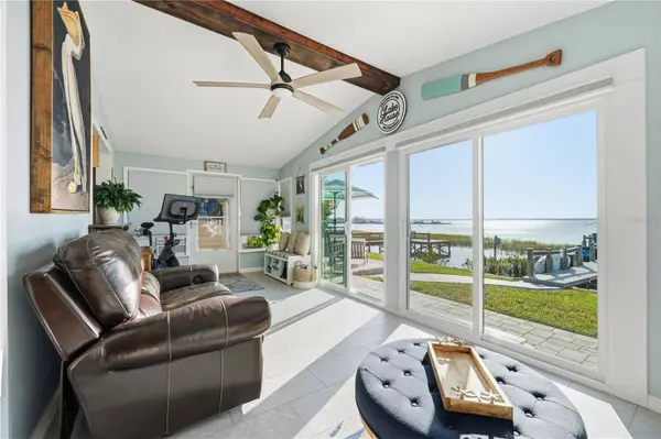527 SINCLAIR CIR, Tavares, FL 32778