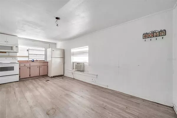 2808 N HIGHLAND AVE, Tampa, FL 33602