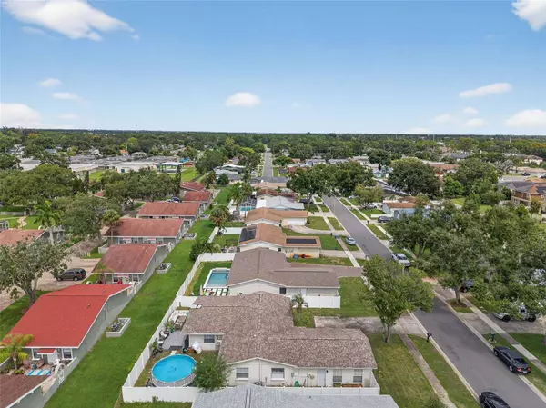 8276 91ST ST, Seminole, FL 33777