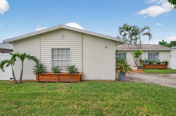 8276 91ST ST, Seminole, FL 33777