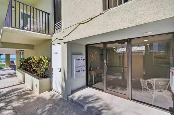 74 GULF BLVD #1B, Indian Rocks Beach, FL 33785