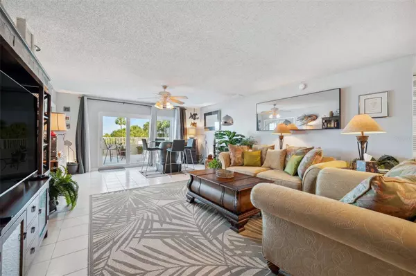 100 BLUFF VIEW DR #104A, Belleair Bluffs, FL 33770