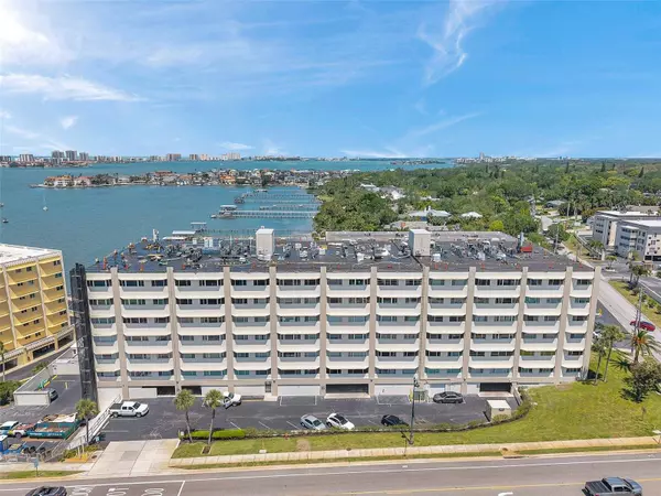 100 BLUFF VIEW DR #104A, Belleair Bluffs, FL 33770