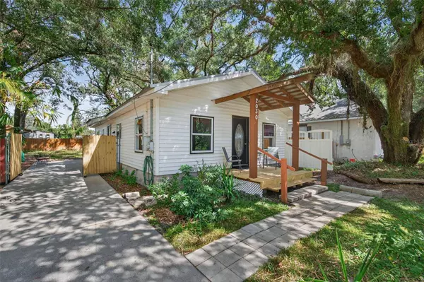 2030 E NEW ORLEANS AVE, Tampa, FL 33610