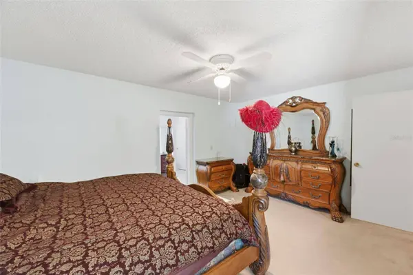 1102 SPRINGTIME DR, Holiday, FL 34691