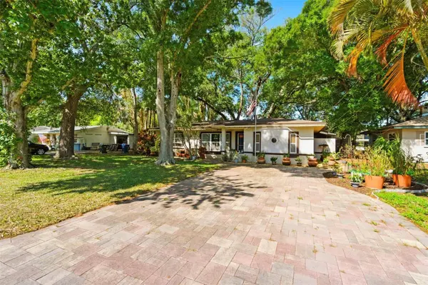 194 21ST TER SE, Largo, FL 33771