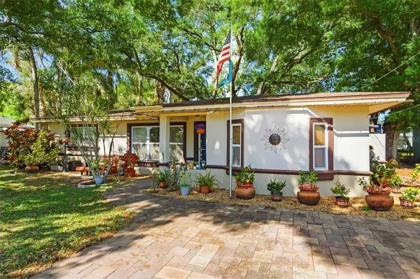 194 21ST TER SE, Largo, FL 33771