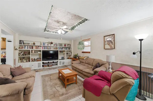 194 21ST TER SE, Largo, FL 33771