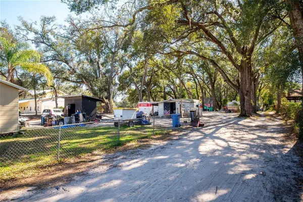 10507 MAIN ST, Thonotosassa, FL 33592