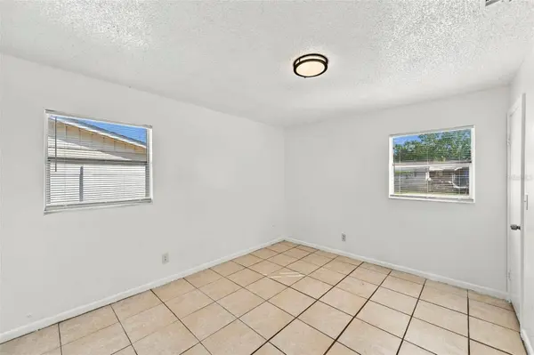 8527 GOLD RIDGE CIR, Tampa, FL 33619