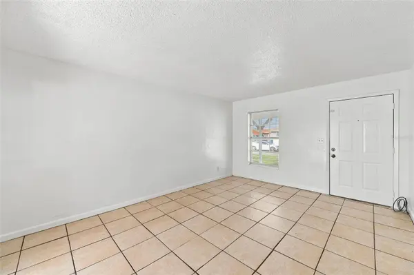 8527 GOLD RIDGE CIR, Tampa, FL 33619