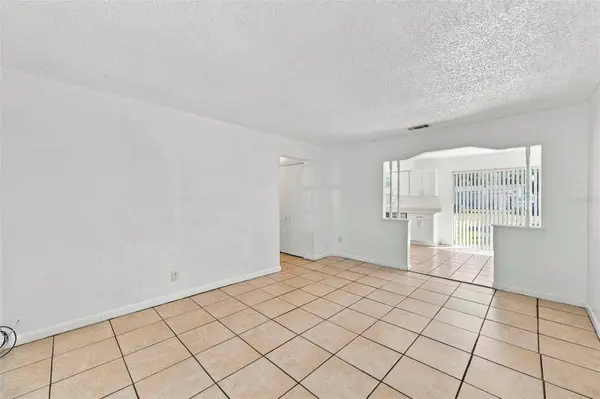 8527 GOLD RIDGE CIR, Tampa, FL 33619