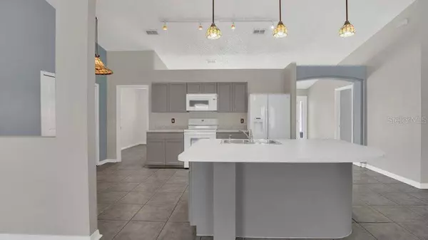 1194 BALFOUR DR, Deltona, FL 32725