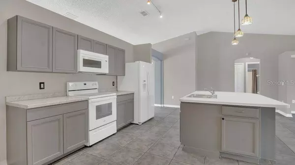 1194 BALFOUR DR, Deltona, FL 32725