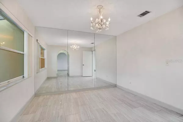 1143 E FOWLER DR, Deltona, FL 32725