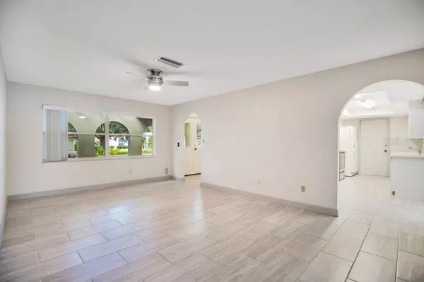 1143 E FOWLER DR, Deltona, FL 32725