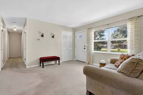 1301 N AMELIA AVE, Deland, FL 32724