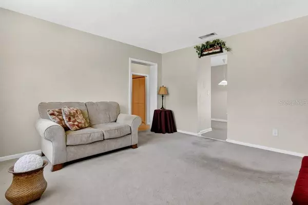 1301 N AMELIA AVE, Deland, FL 32724