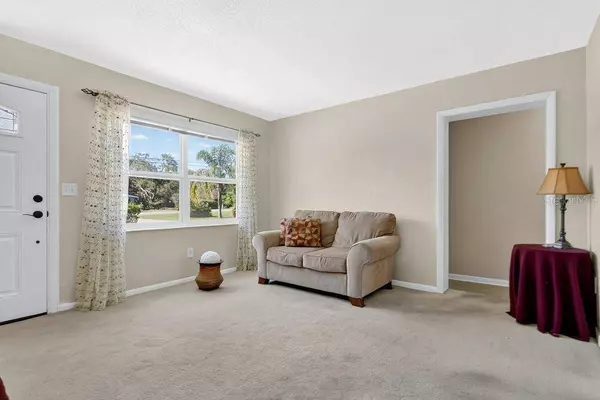 1301 N AMELIA AVE, Deland, FL 32724