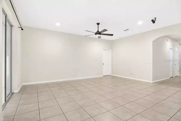 680 PREAKNESS CIR, Deland, FL 32724