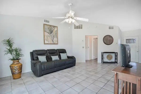 2727 GRAMERCY DR, Deltona, FL 32738