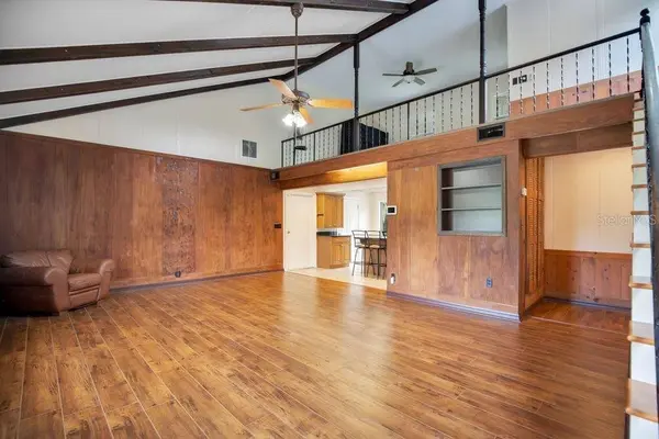 110 W WASHINGTON AVE, Deland, FL 32720