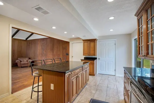 110 W WASHINGTON AVE, Deland, FL 32720