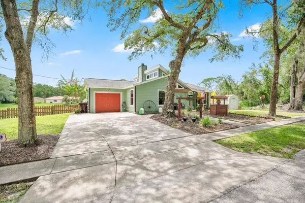 390 N HIGH ST, Lake Helen, FL 32744