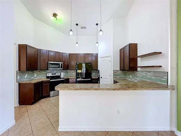 4285 MEADOWOOD DR, Mulberry, FL 33860