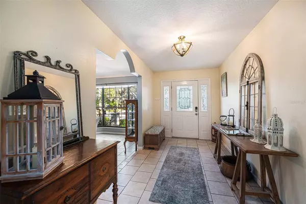 206 WILD OAK DR, Brandon, FL 33511