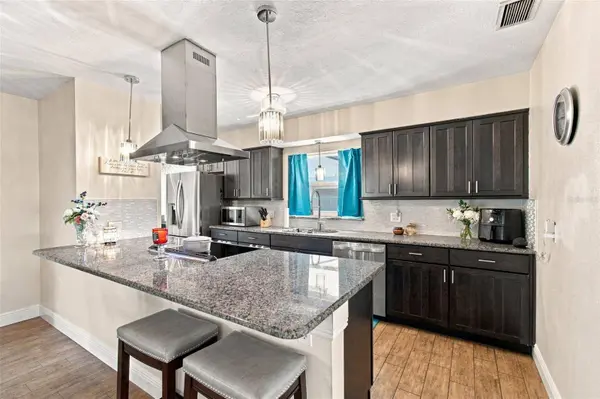 517 JULIE LN, Brandon, FL 33511