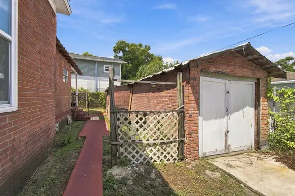 2402 N HIGHLAND AVE, Tampa, FL 33602