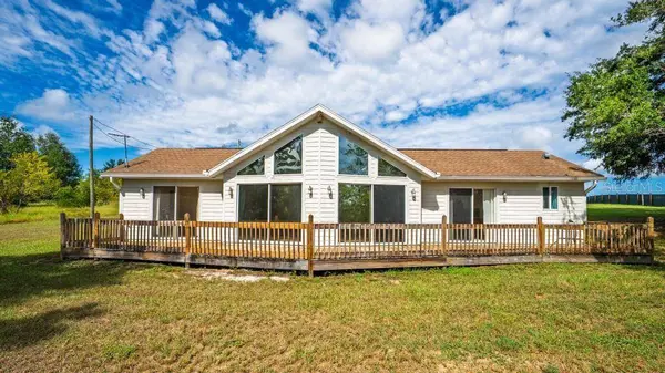 15585 SE 170TH AVE, Weirsdale, FL 32195