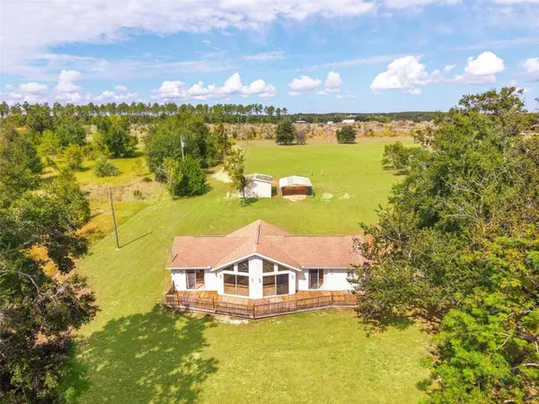 15585 SE 170TH AVE, Weirsdale, FL 32195