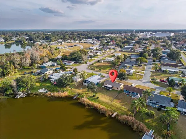 51 CAYMAN CIR, Umatilla, FL 32784