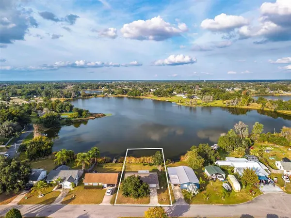 51 CAYMAN CIR, Umatilla, FL 32784