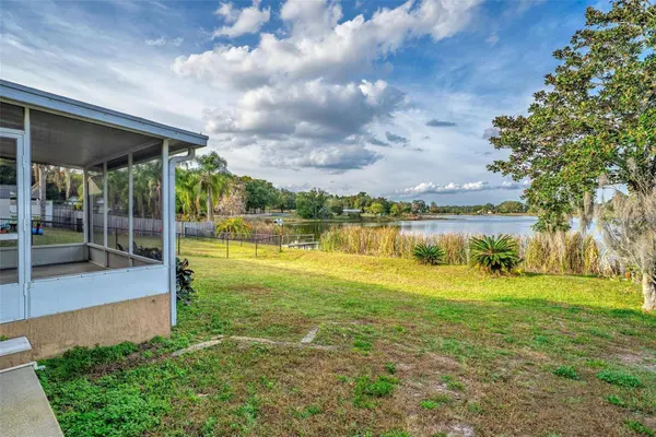 51 CAYMAN CIR, Umatilla, FL 32784