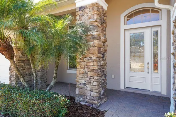 201 W BLUE WATER EDGE DR, Eustis, FL 32736