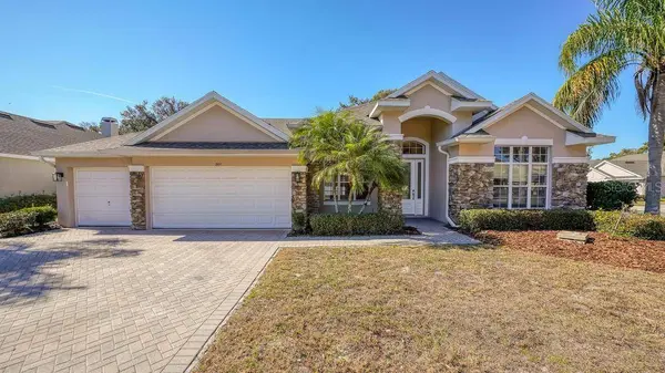 201 W BLUE WATER EDGE DR, Eustis, FL 32736