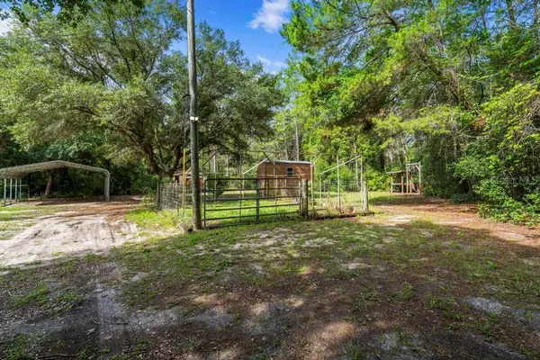 24607 POLAR BEAR RD, Paisley, FL 32767