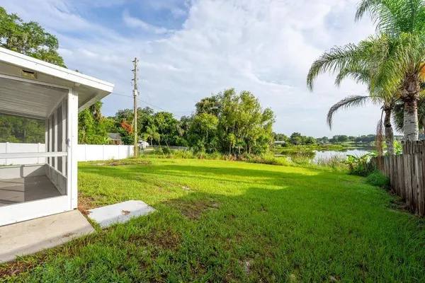 57 CAYMAN CIR, Umatilla, FL 32784