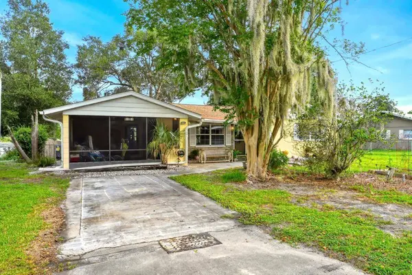 37401 TURNER DR, Umatilla, FL 32784