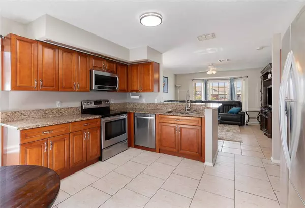 108 HONEYWOOD CT, Kissimmee, FL 34743